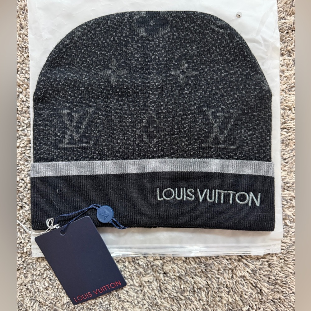 Louis Vuitton Monogram Black and Gray Hat